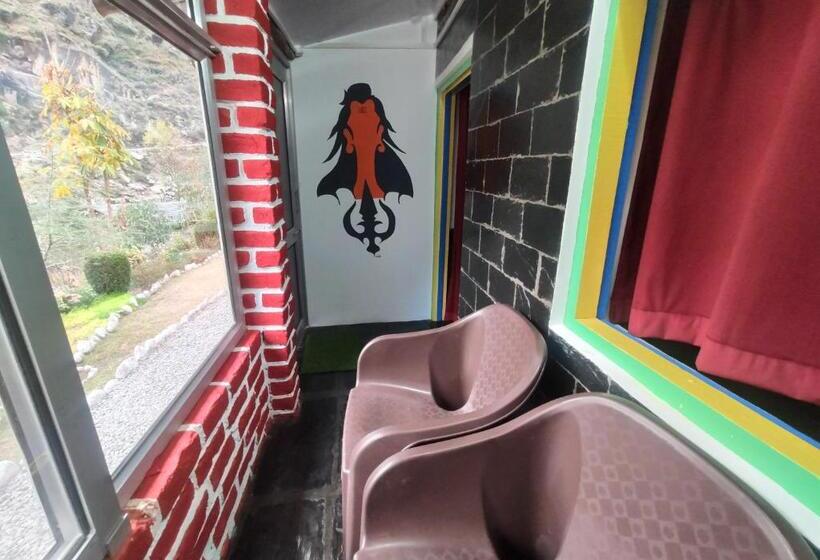 디럭스 룸, Vedic Vibes Resort