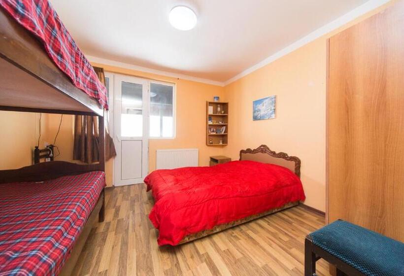 اتاق استاندارد چهار تخته, Snow House