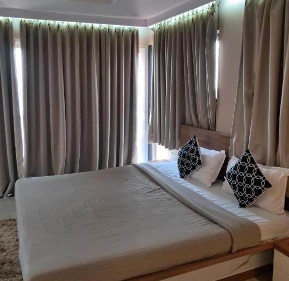 חדר סופריור עם מיטת קינג, Hillview Rooms By 29 Bungalow