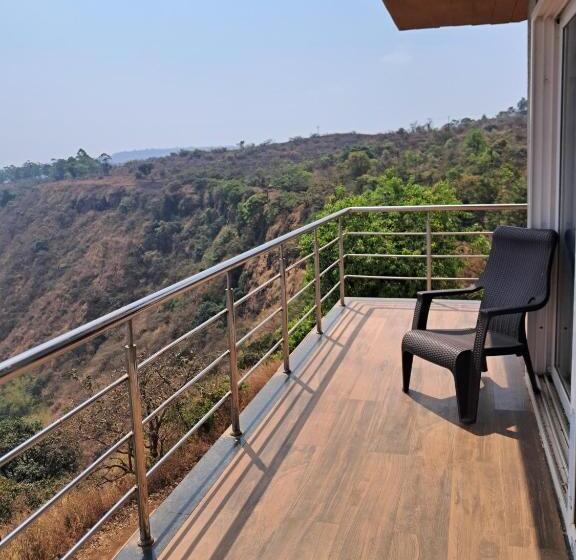 غرفة قياسية مزوَّدة بشُرفة, Hillview Rooms By 29 Bungalow