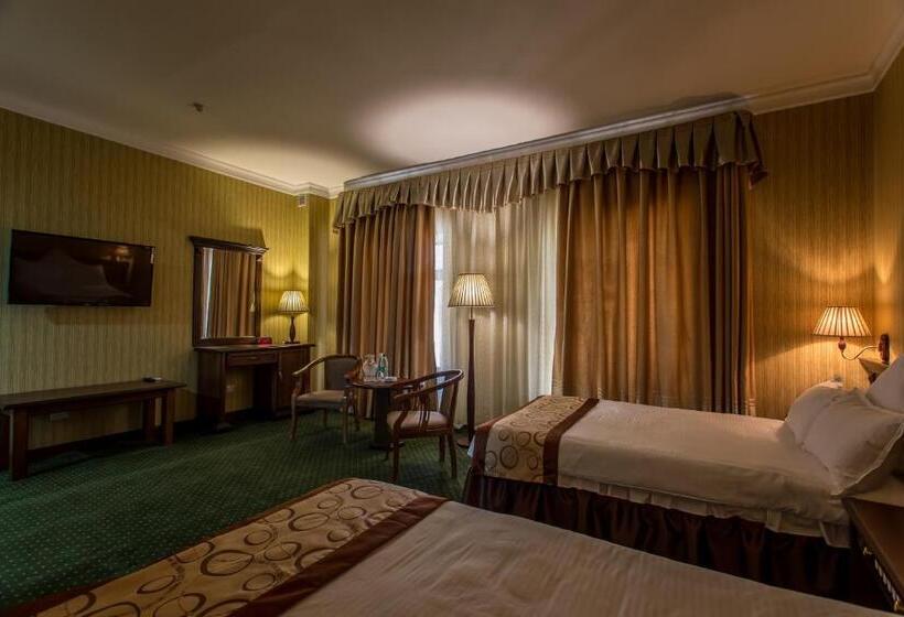 اتاق سوپریور, Karvon Saroy