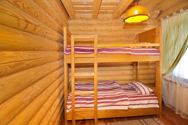 اتاق خانوادگی, Marika