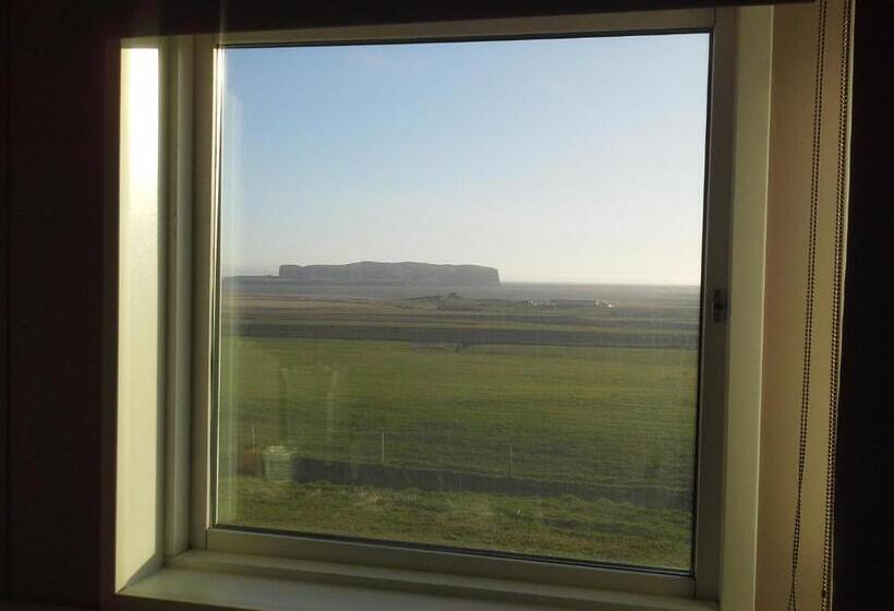 اتاق خانوادگی با سرویس بهداشتی مشترک, Guesthouse Reynir