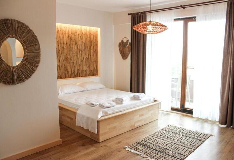 オーシャンビュースタンダードルームバルコニー付き, The Roof Ada