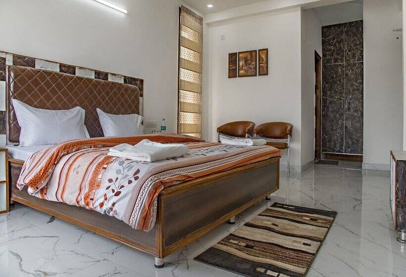 デラックスルーム, F S Kasauli