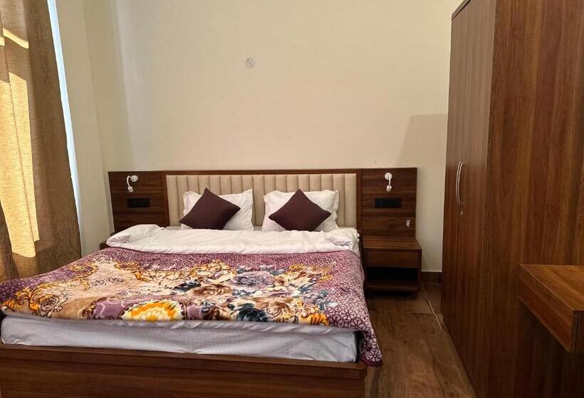 デラックスルーム, F S Kasauli