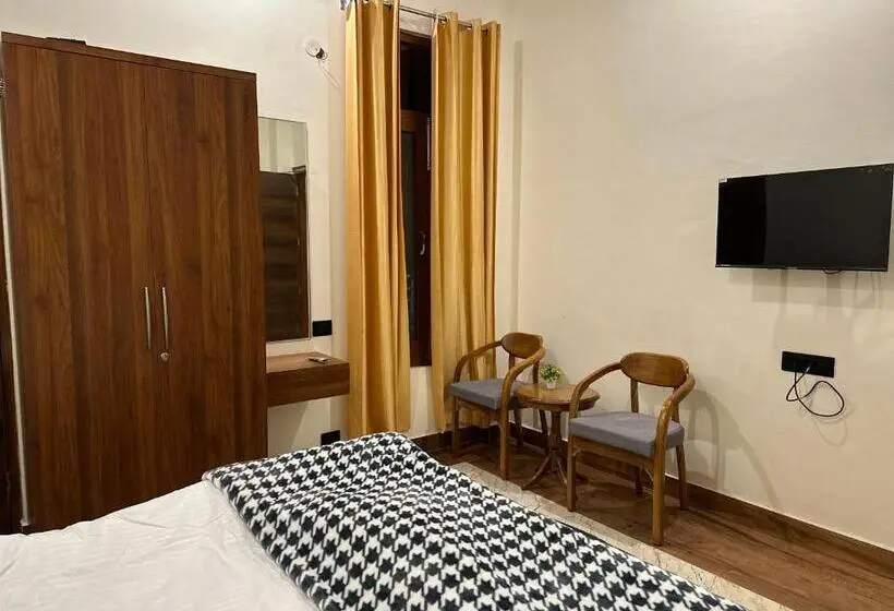 エコノミールーム, F S Kasauli