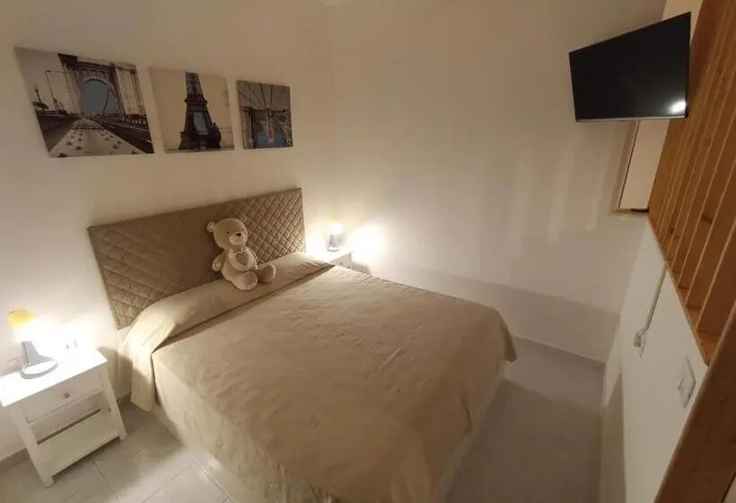 スタンダードスタジオ, B&b Casa Gabriele