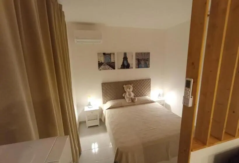 スタンダードスタジオ, B&b Casa Gabriele