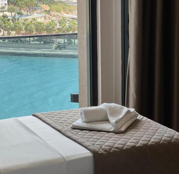 غرفة ديلوكس مطلّة علي البحر, Joelle Premium Hotel