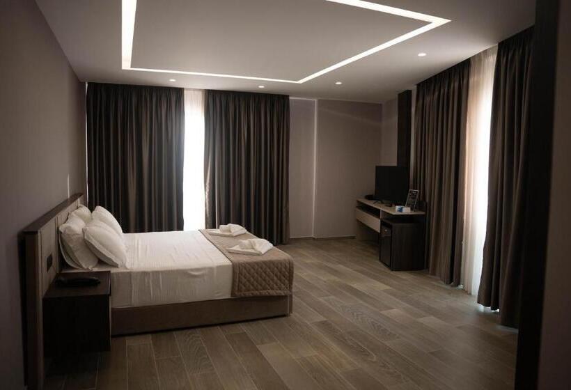 غرفة سوبيريور مطلّة علي البحر مزودة بشُرفة, Joelle Premium Hotel