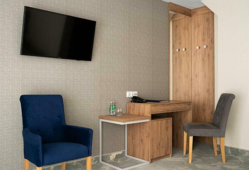 غرفة قياسية ثلاثية, Grand Chotowa Hotel Spa & Resort