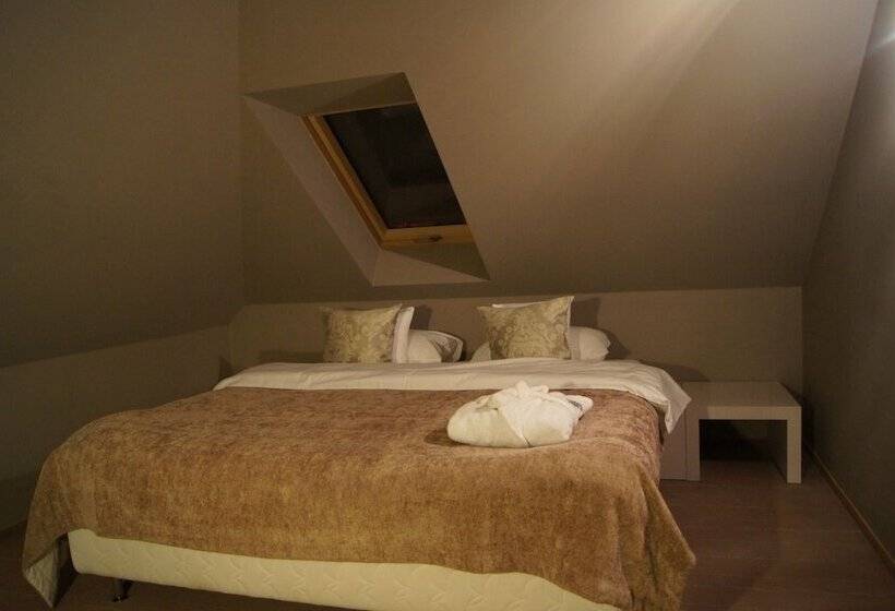 标准工作室, Arte