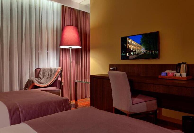 スタンダードルーム, Bristol Art & Medical Spa