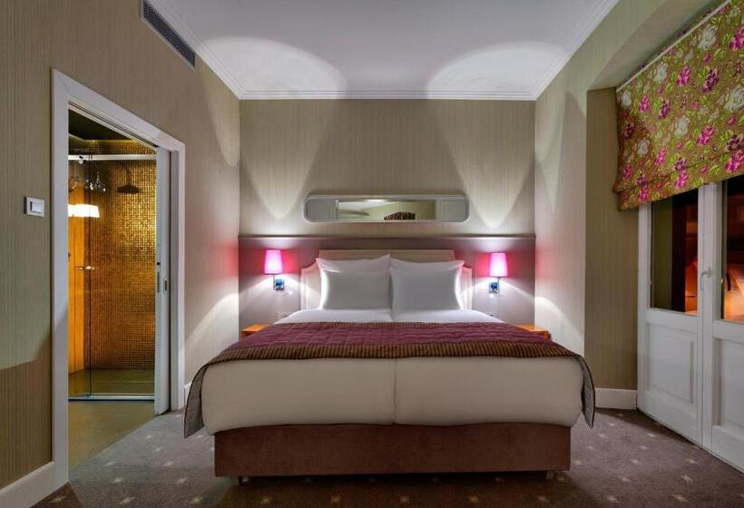 スイート, Bristol Art & Medical Spa