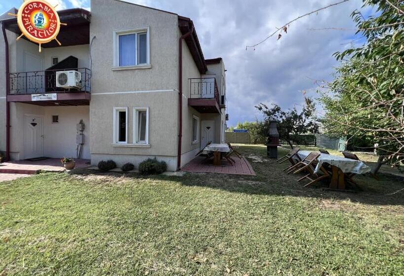 带花园景观和一个卧室的别墅, Club De Vacanta Corabia Piratilor Mamaia Nord