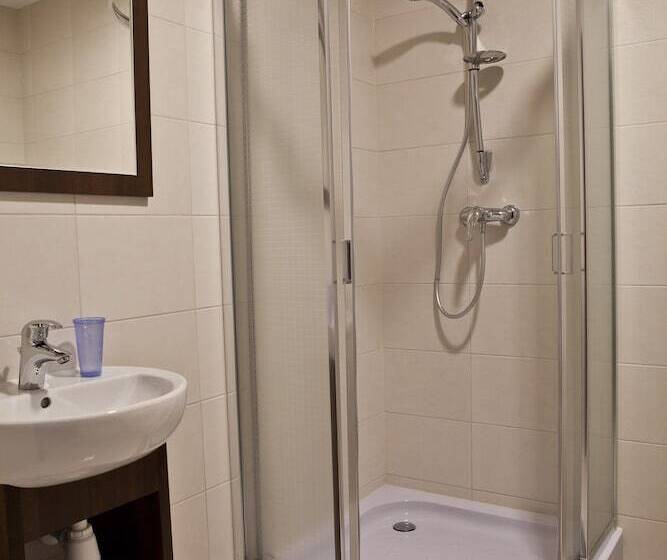 スタンダードルーム, Dwór Dwikozy