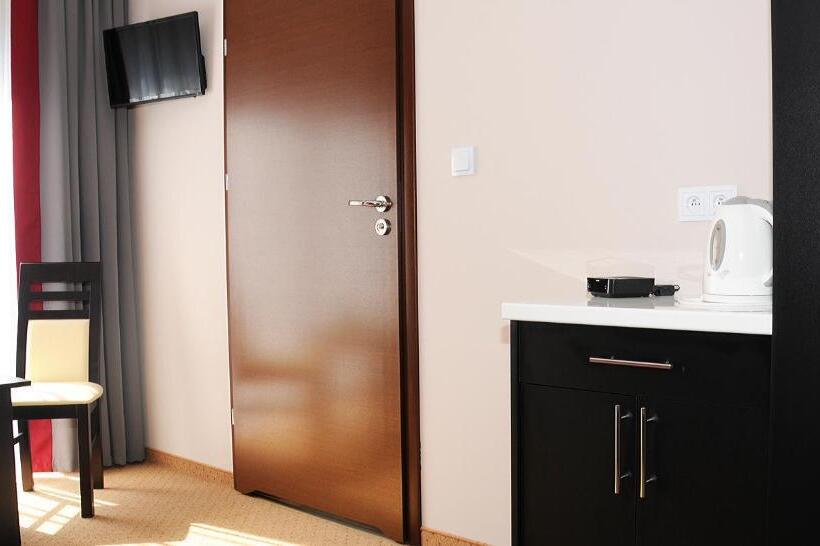 スタンダードルーム, Klaudia