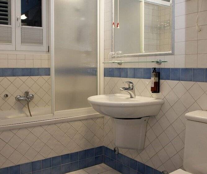 اتاق راحتی سه تخته, Kozana