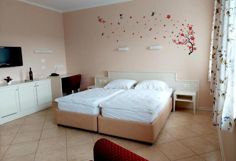 اتاق راحتی سه تخته, Kozana