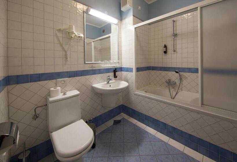 اتاق راحتی سه تخته, Kozana