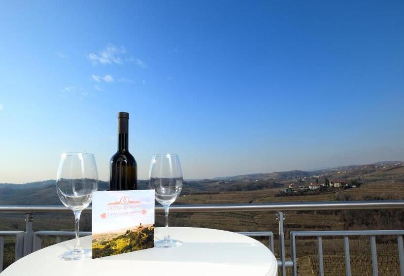 اتاق استاندارد با بالکن, Kozana