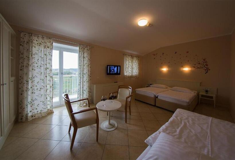 اتاق استاندارد با بالکن, Kozana