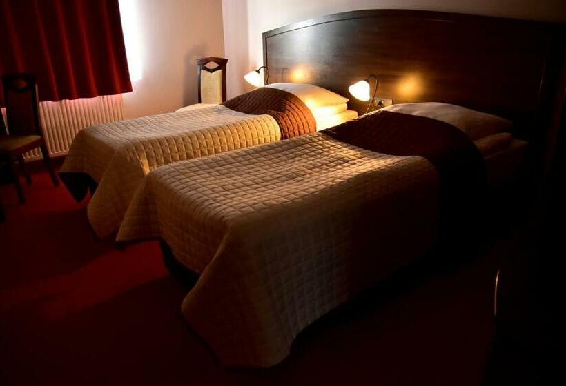 اتاق استاندارد, Nekla