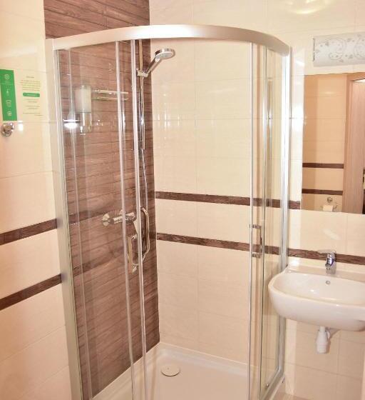 اتاق استاندارد یک نفره, Nekla