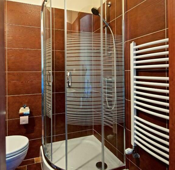 Четырехместный Номер Deluxe, Noclegi Styrnol & Spa