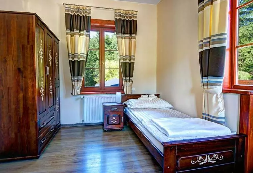 استودیو خانوادگی, Noclegi Styrnol & Spa