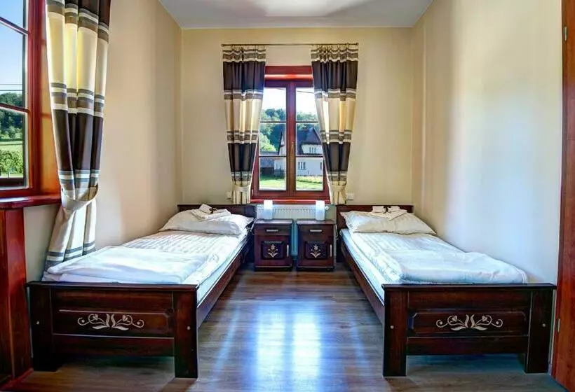 استودیو خانوادگی, Noclegi Styrnol & Spa