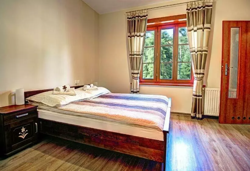 استودیو خانوادگی, Noclegi Styrnol & Spa