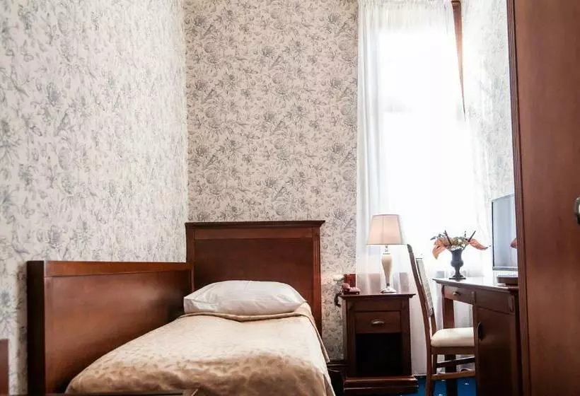 Standard Yhden Hengen Huone, Pałac Myśliwski W Antoninie