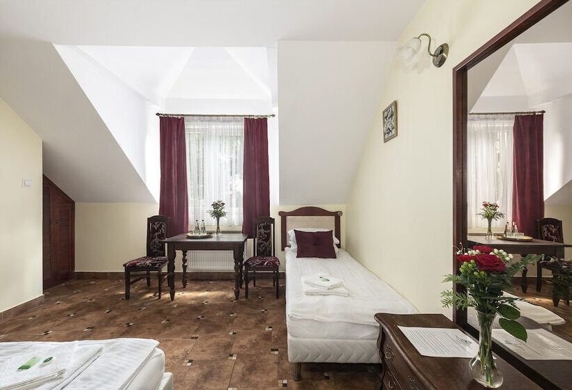 Номер Стандарт, Pałac Tarnowskich Hotel & Restauracja & Spa