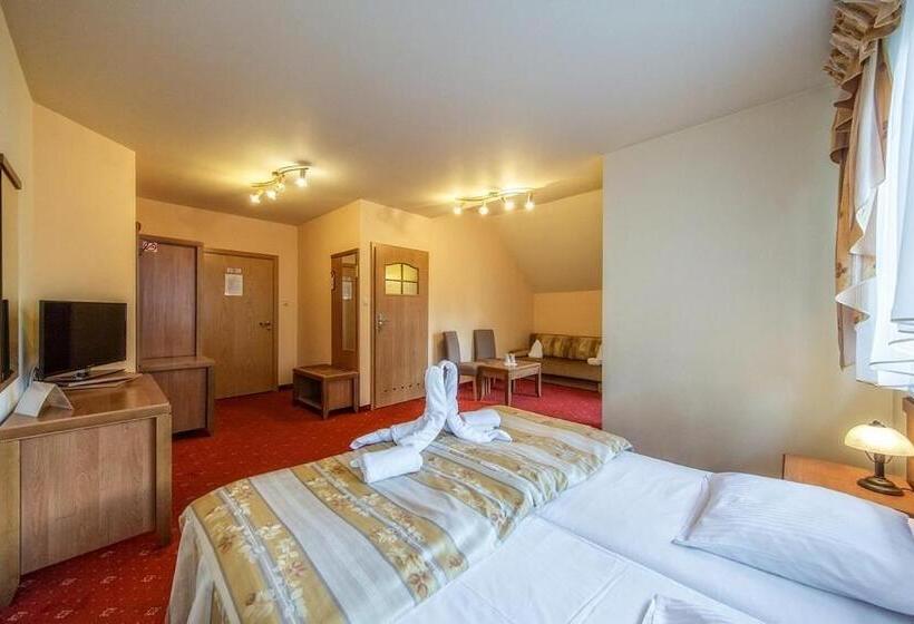 سوییت جونیور, Pod Gołębiem