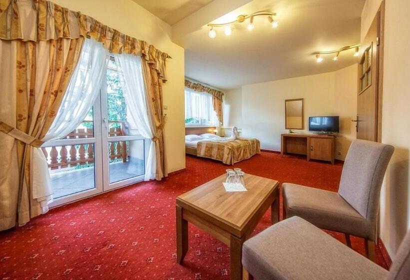 سوییت جونیور, Pod Gołębiem