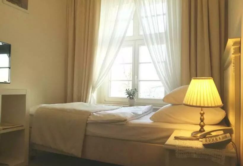 Standard Yhden Hengen Huone, Spa Akacjowy Dwór