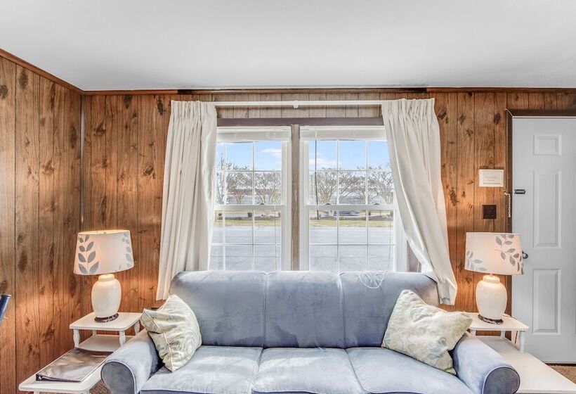 شقة غرفة واحدة, The Inn At Lewes