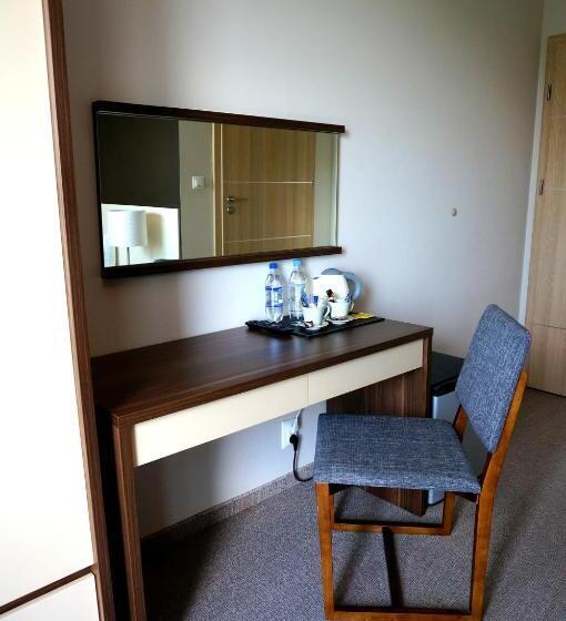 اتاق استاندارد با چشم‌انداز دریاچه, Villa Modlin Airport
