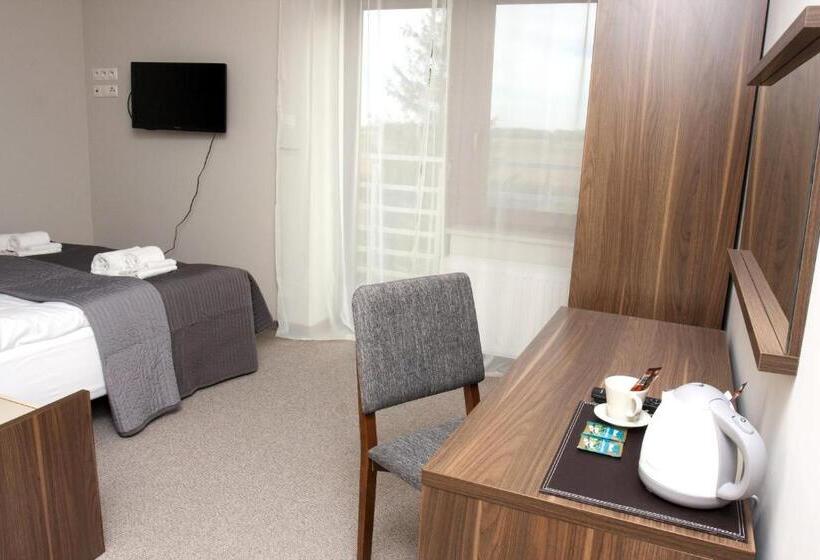 اتاق استاندارد با چشمانداز دریاچه, Villa Modlin Airport