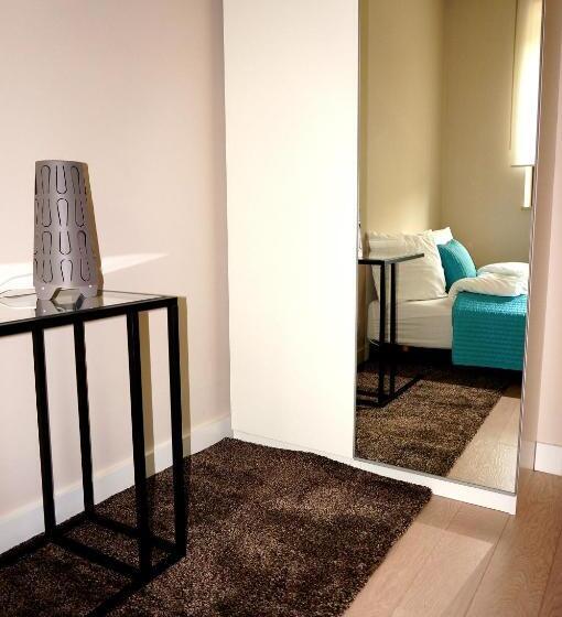 Suite with lake view, Villa Modlin Airport