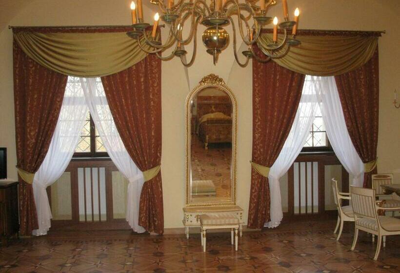 דירת חדר, Zamek W Baranowie Sandomierskim