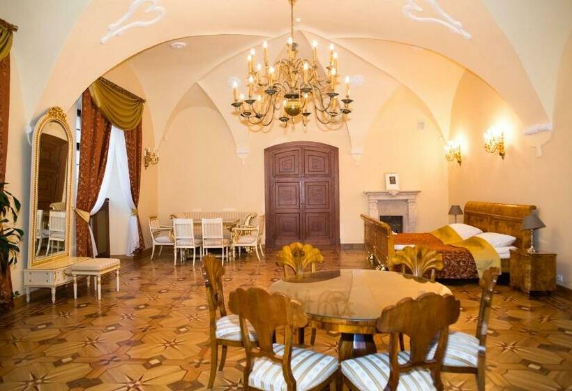 דירת חדר, Zamek W Baranowie Sandomierskim