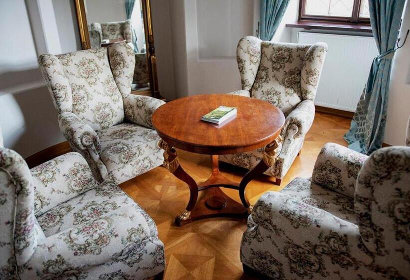 דירת חדר, Zamek W Baranowie Sandomierskim