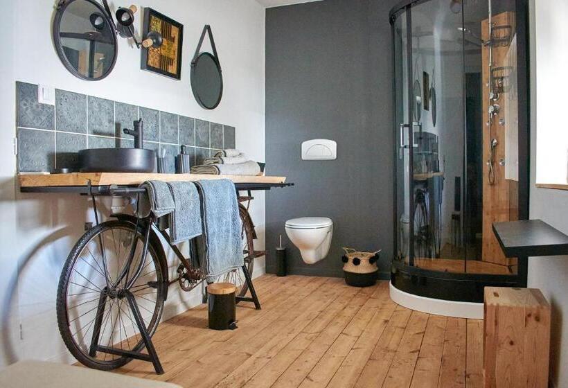 חדר משפחתי, Home Emoi