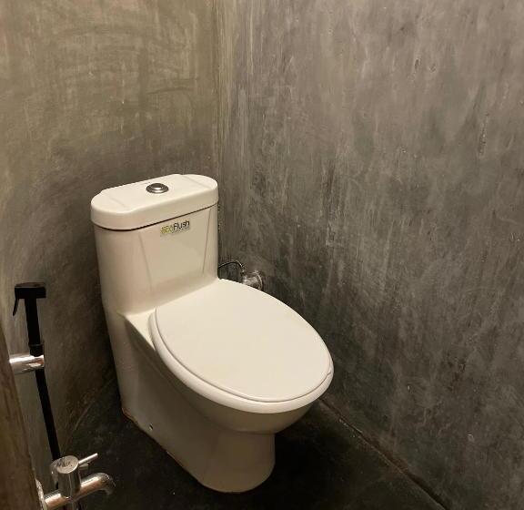 Casa 1 Quarto, Dancing Dugong