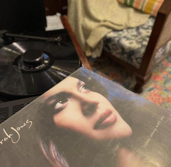 Casa 1 Quarto, Dancing Dugong