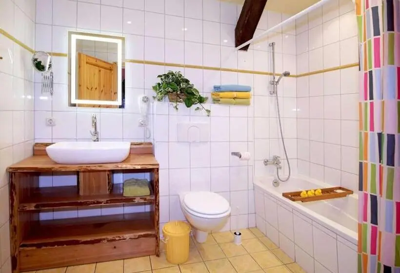 1 Bedroom Apartment Lake View, Ferien Am Schloss Duckwitz