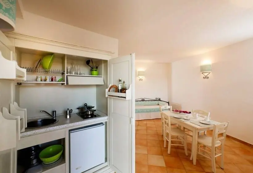 スタンダードスタジオ, Residence With Swimming Pool In Vignola Mare